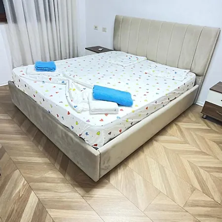 Διαμέρισμα Holiday Tirana *