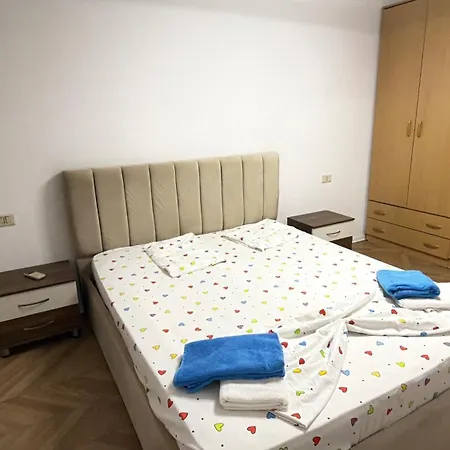 Lägenhet Holiday Tirana *